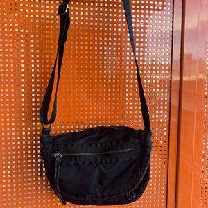 Lululemon festival bag black